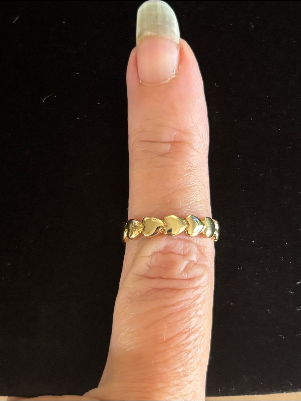 Vintage Avon “Endless Hearts”Gold-Tone Interconnected Puffy Heart Link Ring